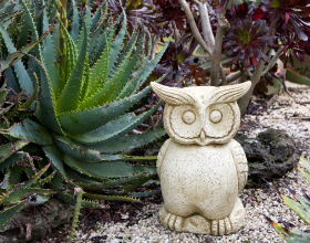 Yardeez Owl Statue